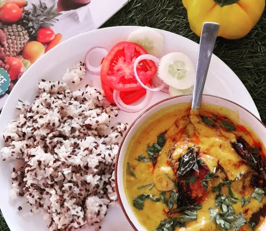 Peanut Curd Kadhi Pakoda